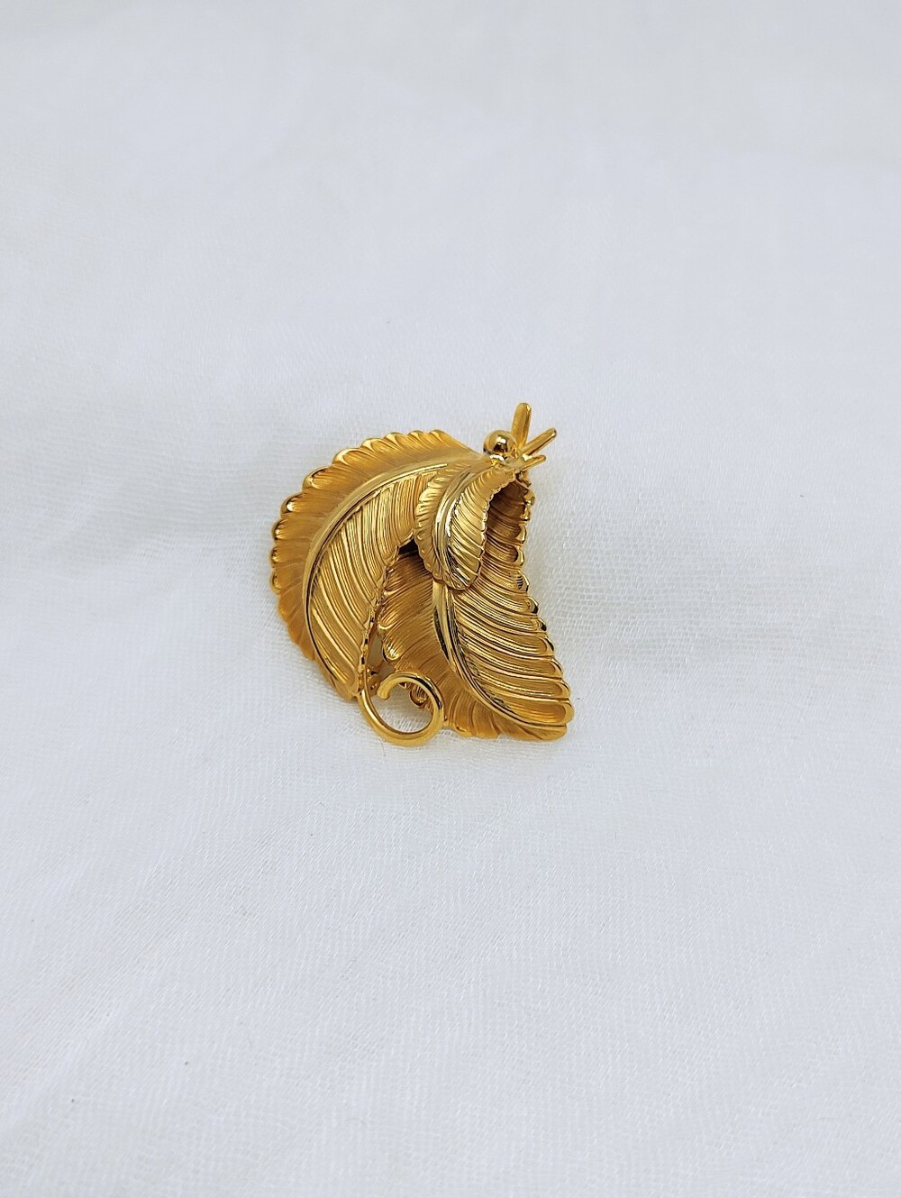 Gold Leaf Brooch Pin - Sculpted Feather Design